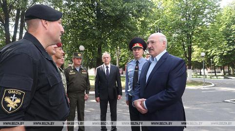 Президент убежден в правильности курса на создание надежной системы нацбезопасности Президент убежден в правильности курса на создание надежной системы нацбезопасности